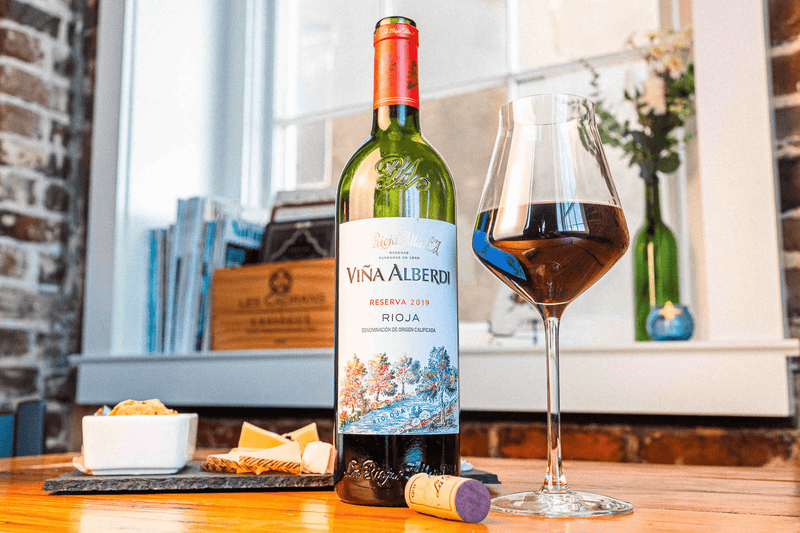 208 Wine Bar - Tiny Guide