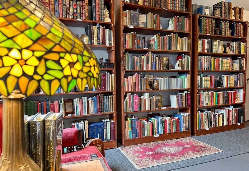 Books on Bay - Tiny Guide