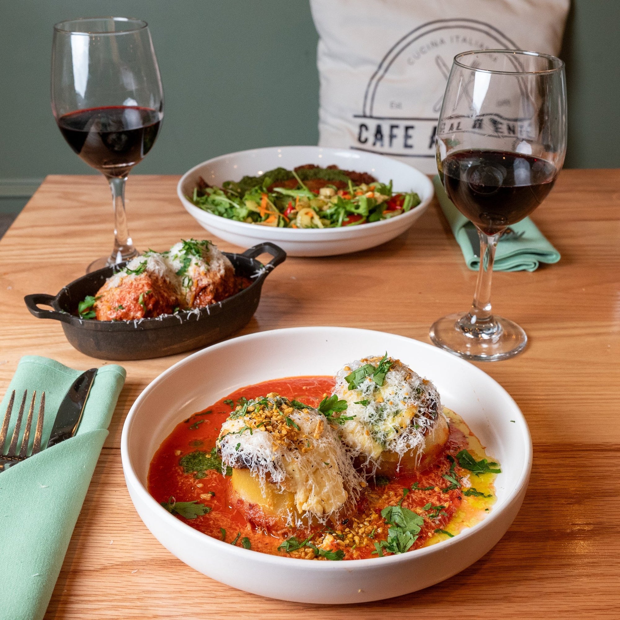 Cafe Al Dente - Tiny Guide