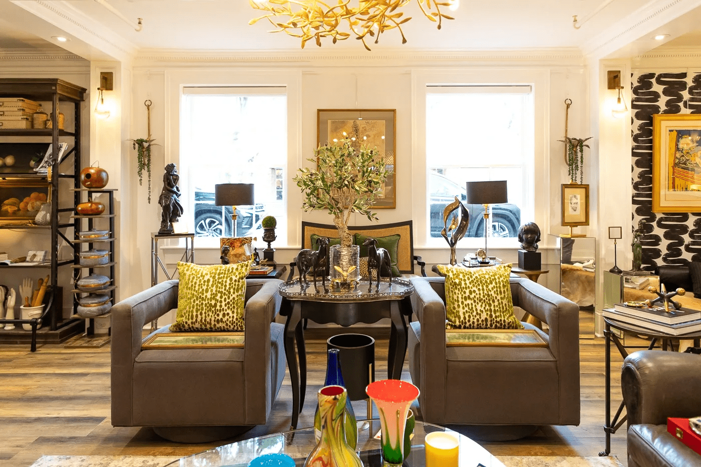 Jones & Bull - Tiny Guide